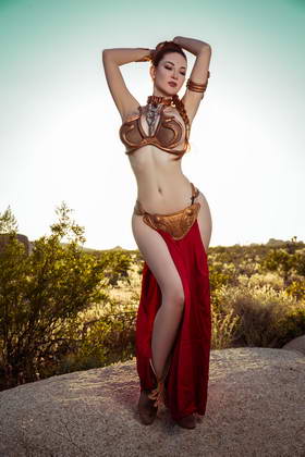 Slave Leia Cosplay Photo Set (2)